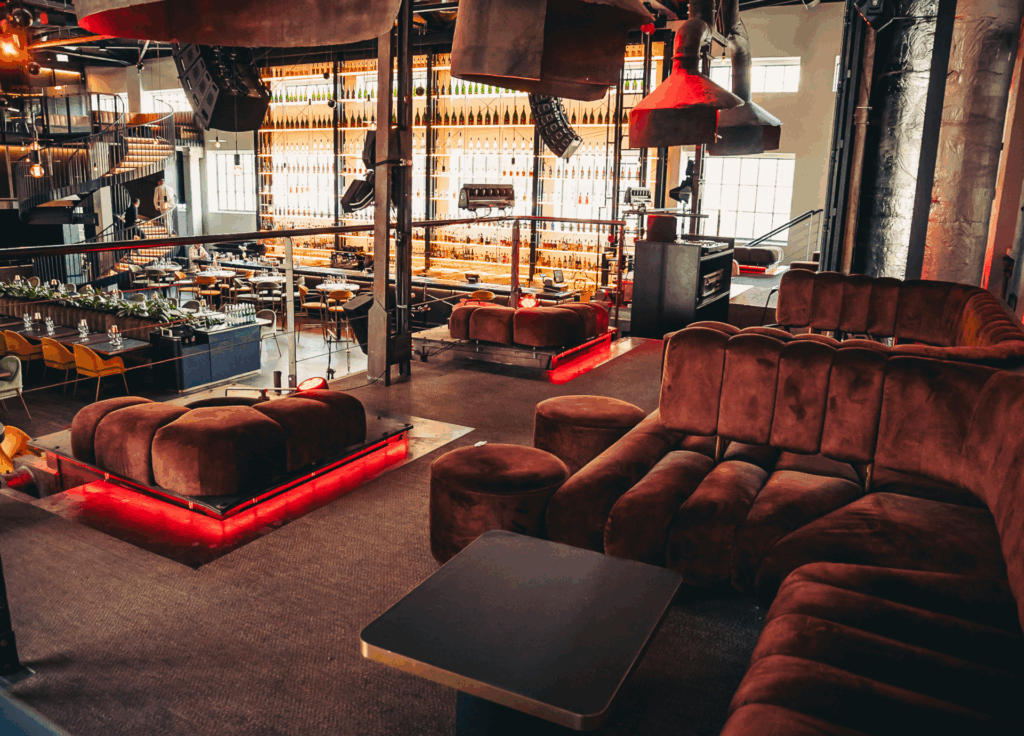 moxo-restauracja-bar-strefa-vip-kolaż